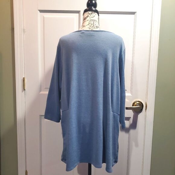 D&Co Blue Knit Lightweifht Top Size 2X - Picture 4 of 7